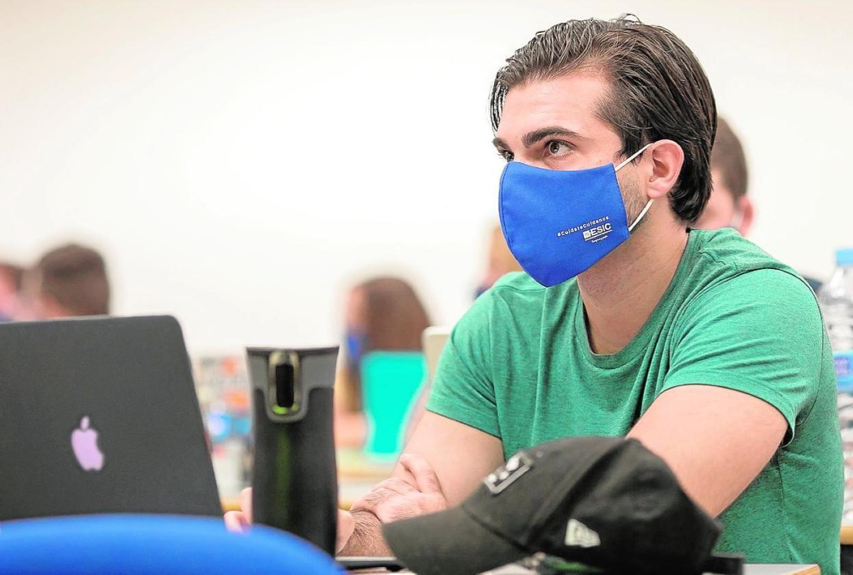 How to Send Money Abroad Safely in 2025: A Complete Guide